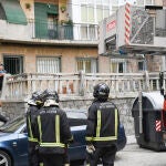 Un hombre de unos 60 años ha fallecido este viernes en su domicilio donde vivía solo, ubicado en el tercer piso de la calle Dehesa, 10, en Segovia capital, como consecuencia de un incendio que se originó en un colchón de su dormitorio