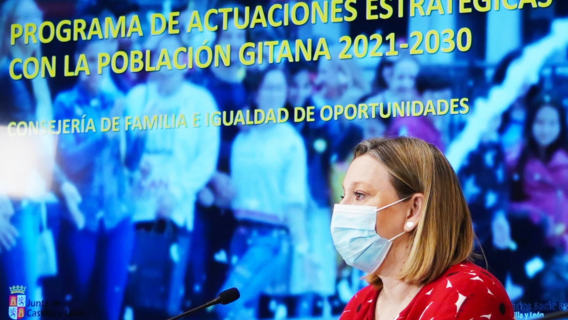 La consejera de Familia e Igualdad de Oportunidades, Isabel Blanco, durante la presentación del programa de actuaciones con la población gitana