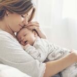 Aunque de forma generalizada se piense que no, sí que es posible ser madre con la menopausia precoz