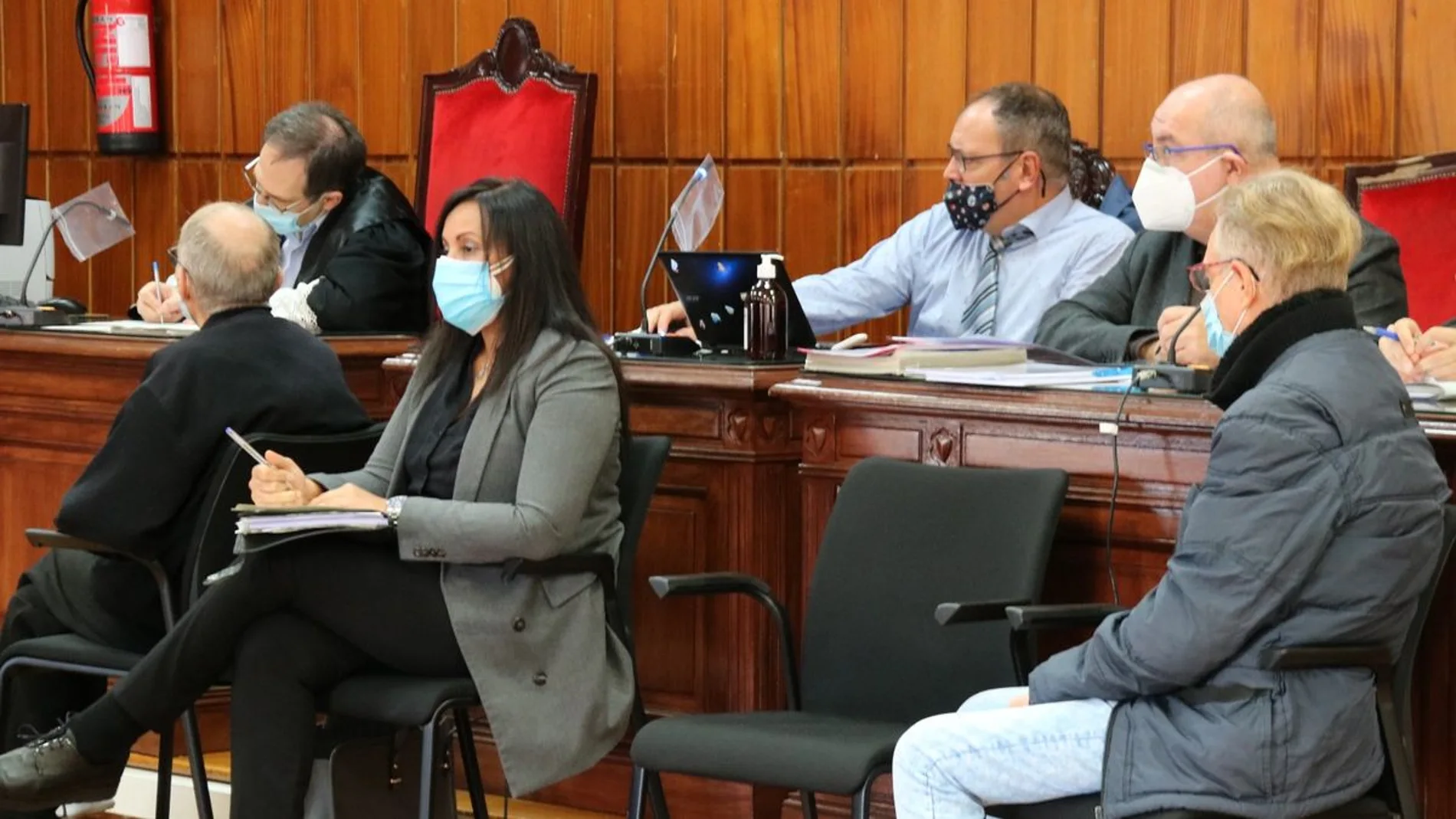 El condenado, a la derecha de la imagen