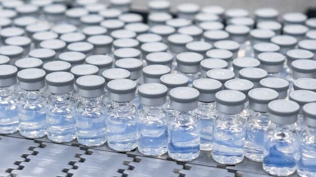 Viales de las nuevas vacunas de Pfizer