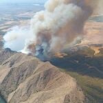 Incendio forestal declarado en Sierra Larga, en el término municipal de Jumilla (Murcia)