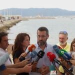 El alcalde Juan Franco atiende a los medios. Nono Rico