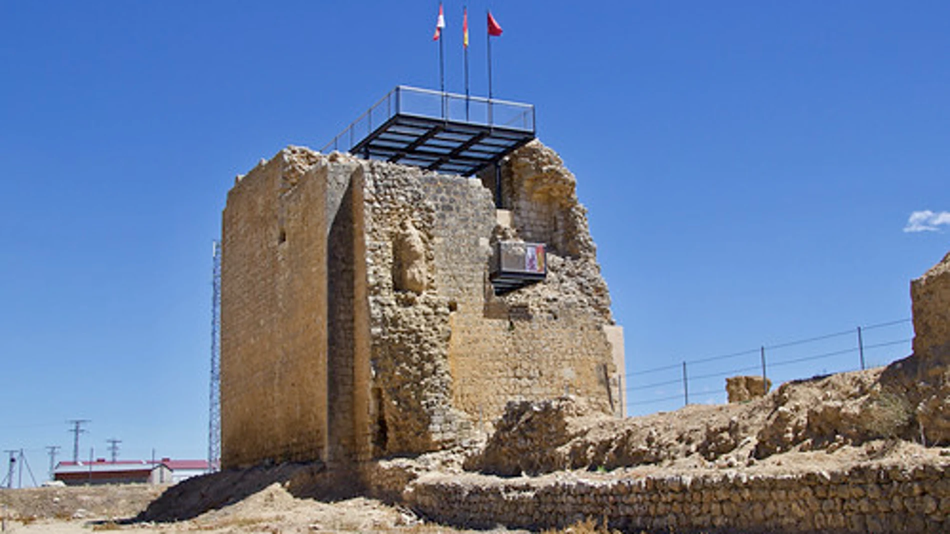 Castillo de Villagarcía de Campos donde Jeromín, luego Juan de Austria, fue criado Magdalena de Ulloa, esposa del mayordomo del Emperador Carlos V