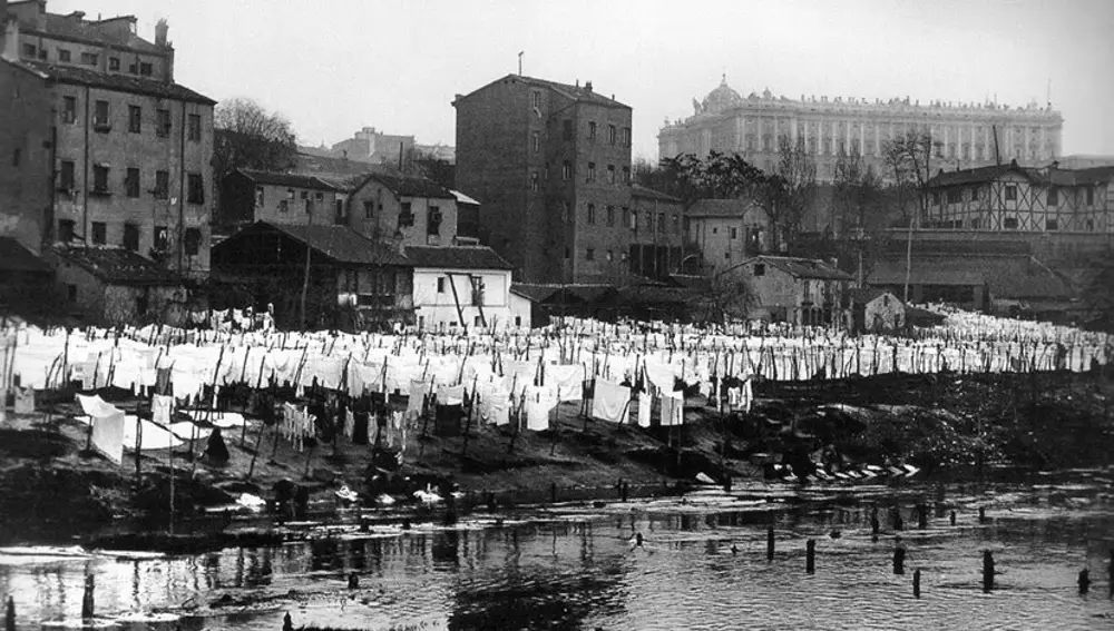Ropa tendida en el Manzanares