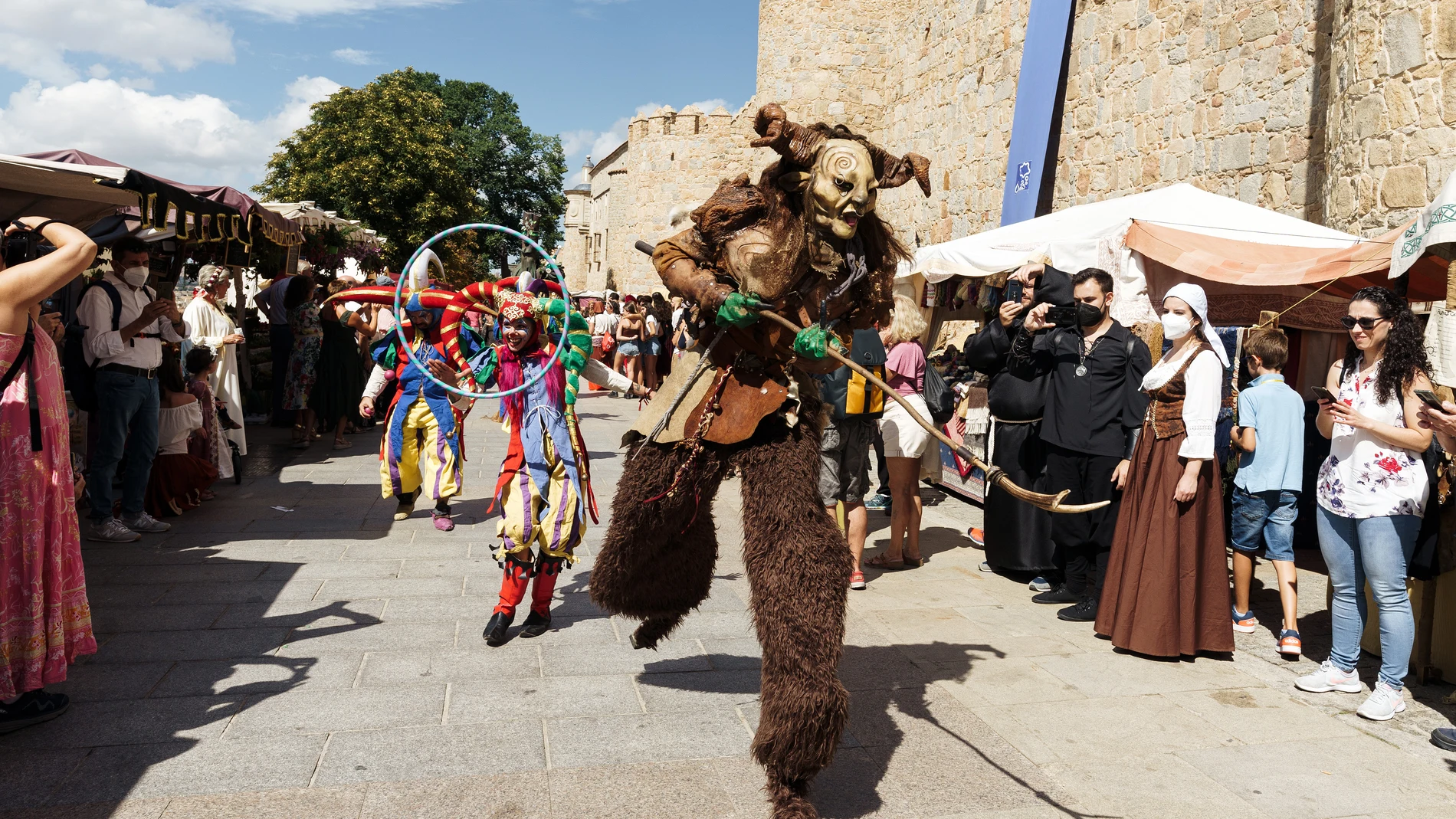 Desfile de Las Tres Culturas en el marco de las XXV Jornadas Medievales que se celebran durante el fin de semana en Ávila