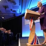 La nueva líder del Partido Conservador, Liz Truss, tras el anuncio de su victoria en el Queen Elizabeth II Centre, Londres
