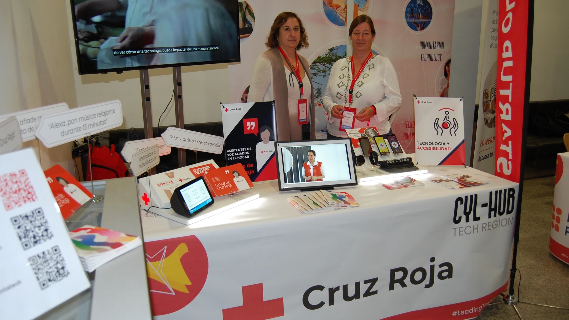 Expositor de Cruz Roja en el encuentro Startup Olé en Salamanca