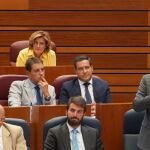 Fernández Mañueco, durante su cara a cara con el socialista Tudanca en las Cortes