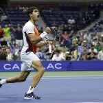 Carlos Alcaraz celebra uno de los puntos de su duelo en cuartos ante Cilic