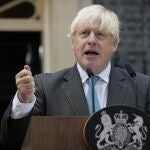 Boris Johnson delante de Downing Street