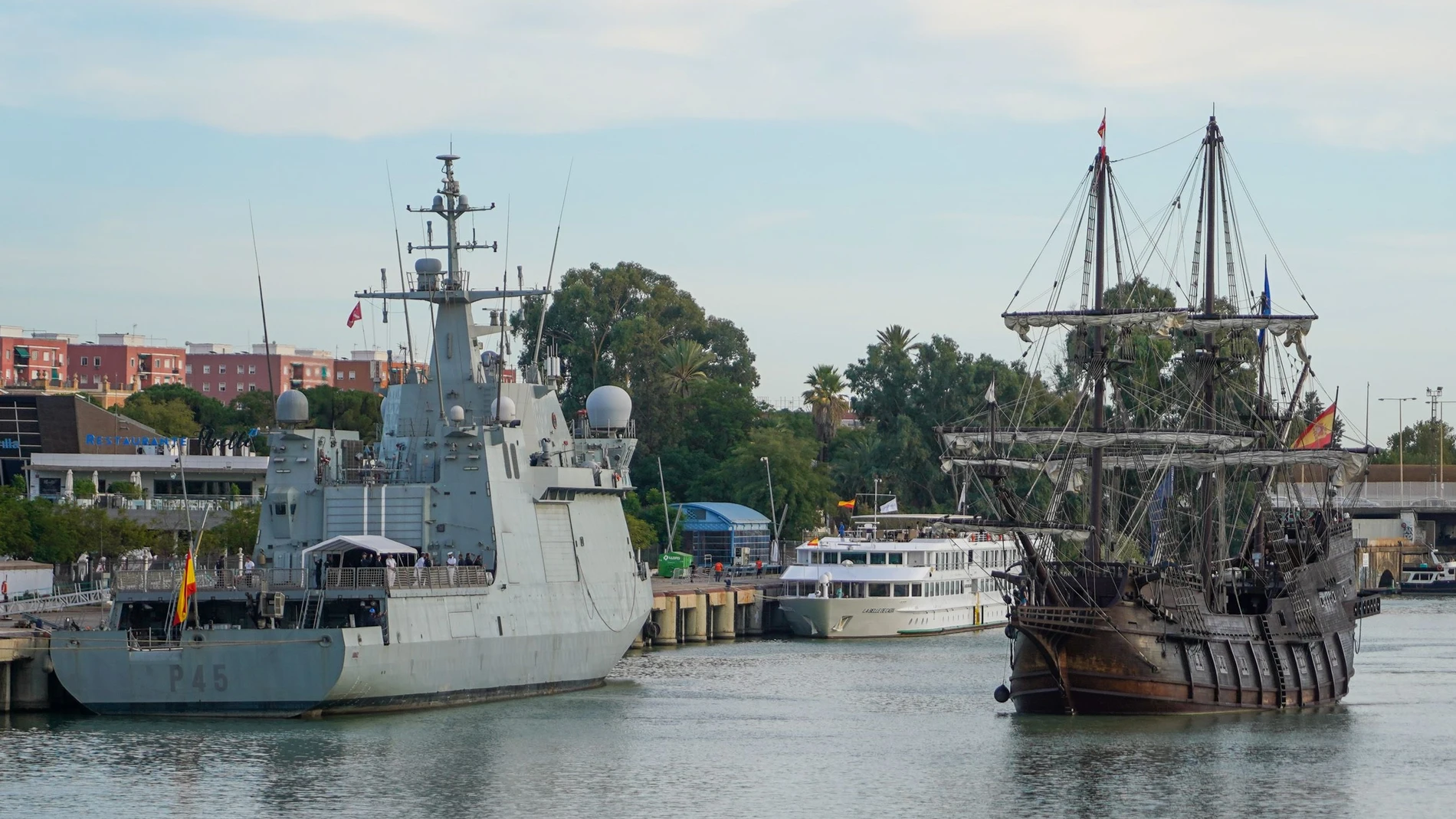 Llegada de la Nao Victoria al Muelle de las Delicias