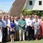 El presidente de la Generalitat, Ximo Puig, hoy junto a los empresarios en el tradicional almuerzo en la Albufera