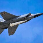Un misil hipersónico Kh-47M2 Kinzhal transportado por un caza MiG-31