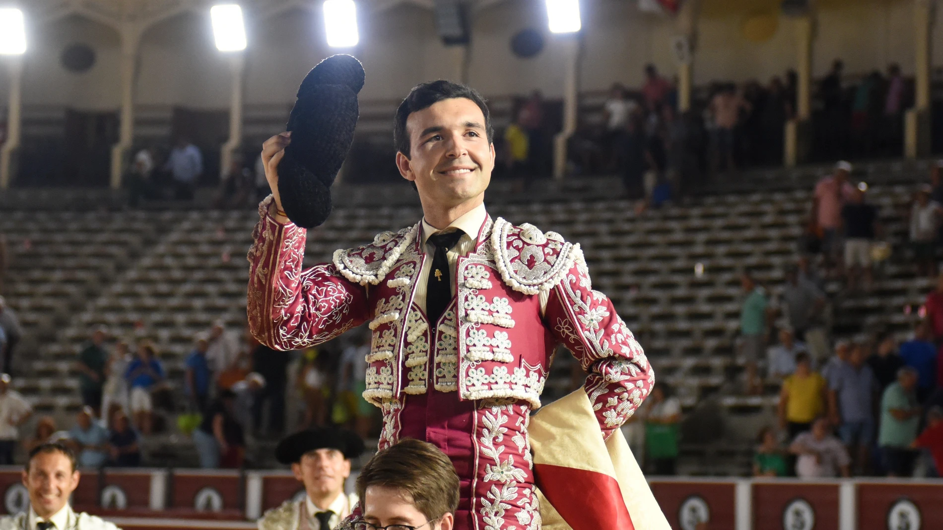 Albacete, segunda. Cristian Pérez a hombros