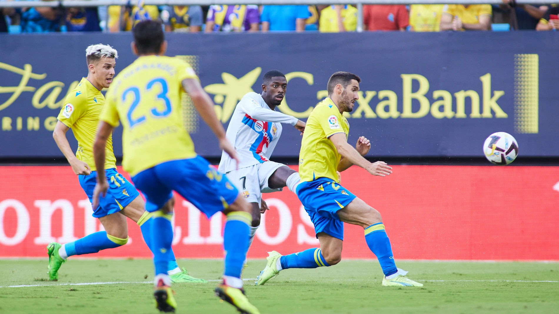 El Cádiz enfrentándose al Barcelona en el último partido de Liga.