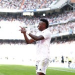 Vinicius celebra su gol al Mallorca en el Santiago Bernabéu