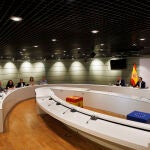 La ministra de Trabajo y vicepresidenta segunda del Gobierno, Yolanda Díaz y el Ministro de Consumo, Alberto Garzón, antes de su encuentro con responsables empresas distribución