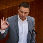 Juan Lobato portavoz del grupo parlamentario Psoe durante la segunda jornada del pleno del Debate del Estado de la Región en la Asamblea de Madrid.