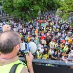 El presidente de la Federación Andaluza Élite Taxi, Rafael Baena, durante una protesta del sector.EFE/Raúl Caro