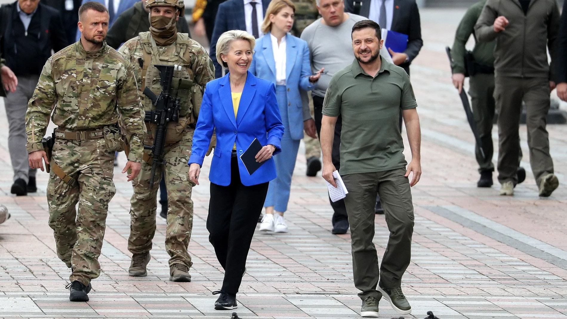 Ursula von der Leyen con Volodimir Zelenski, ayer en Kyiv