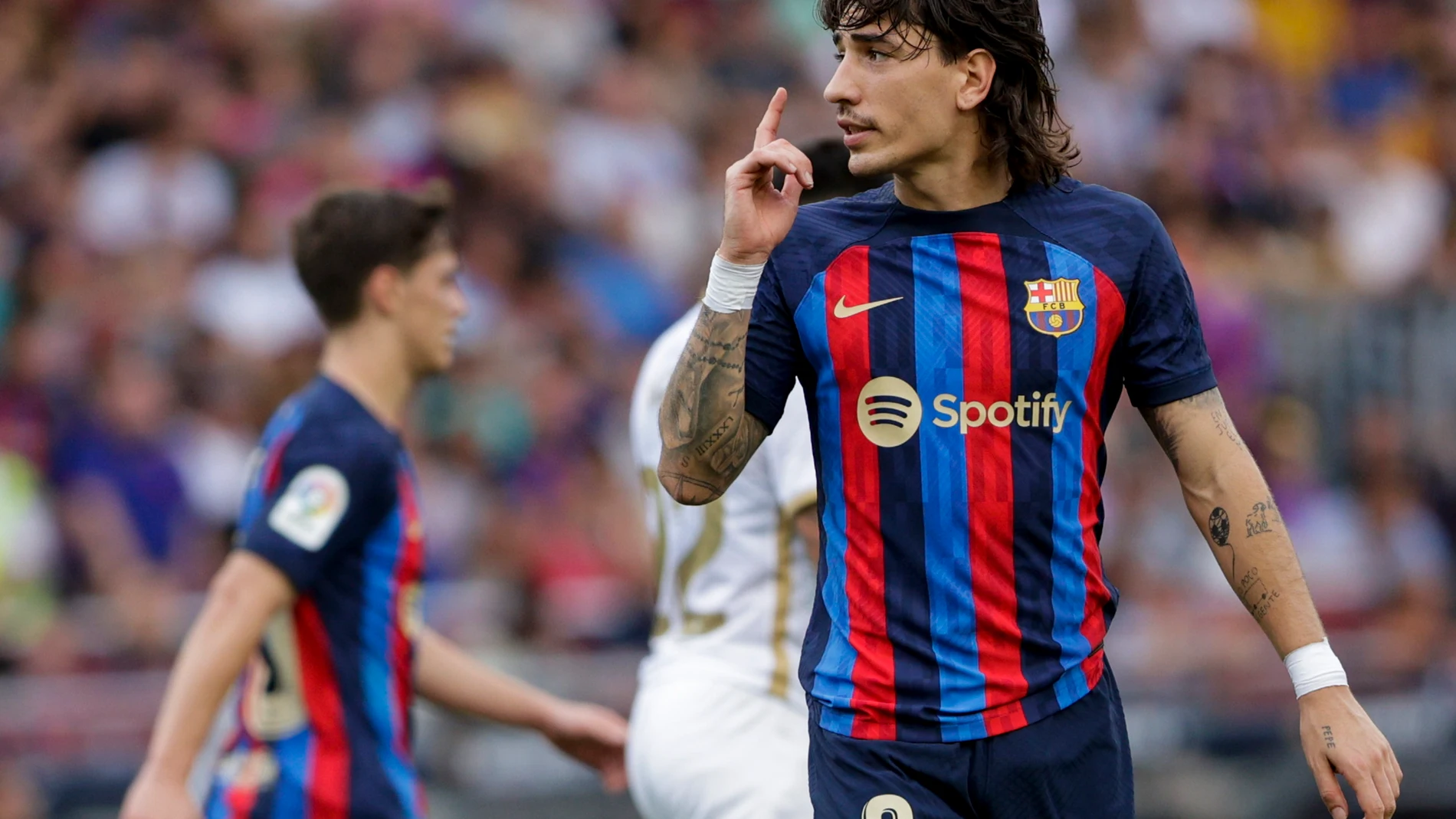 Héctor Bellerín con el Barcelona.