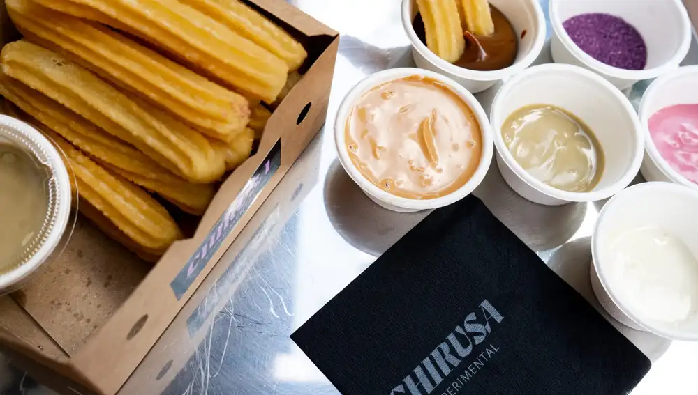 Churros con distintas salsas