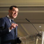 El presidente de la Junta de Andalucía, Juanma Moreno, interviene durante el Foro Joly, en el Hotel Westin Palace, a 19 de septiembre de 2022, en Madrid (España). Durante el acto, Moreno analiza los objetivos de su nuevo mandato, cuando se cumplen dos meses de su investidura en el Parlamento andaluz. 19 SEPTIEMBRE 2022;FOOR JOLYU;ANDALUCIA;DESYAUNO Marta Fernández Jara / Europa Press 19/09/2022