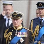 El rey Carlos III y el príncipe Guillermo