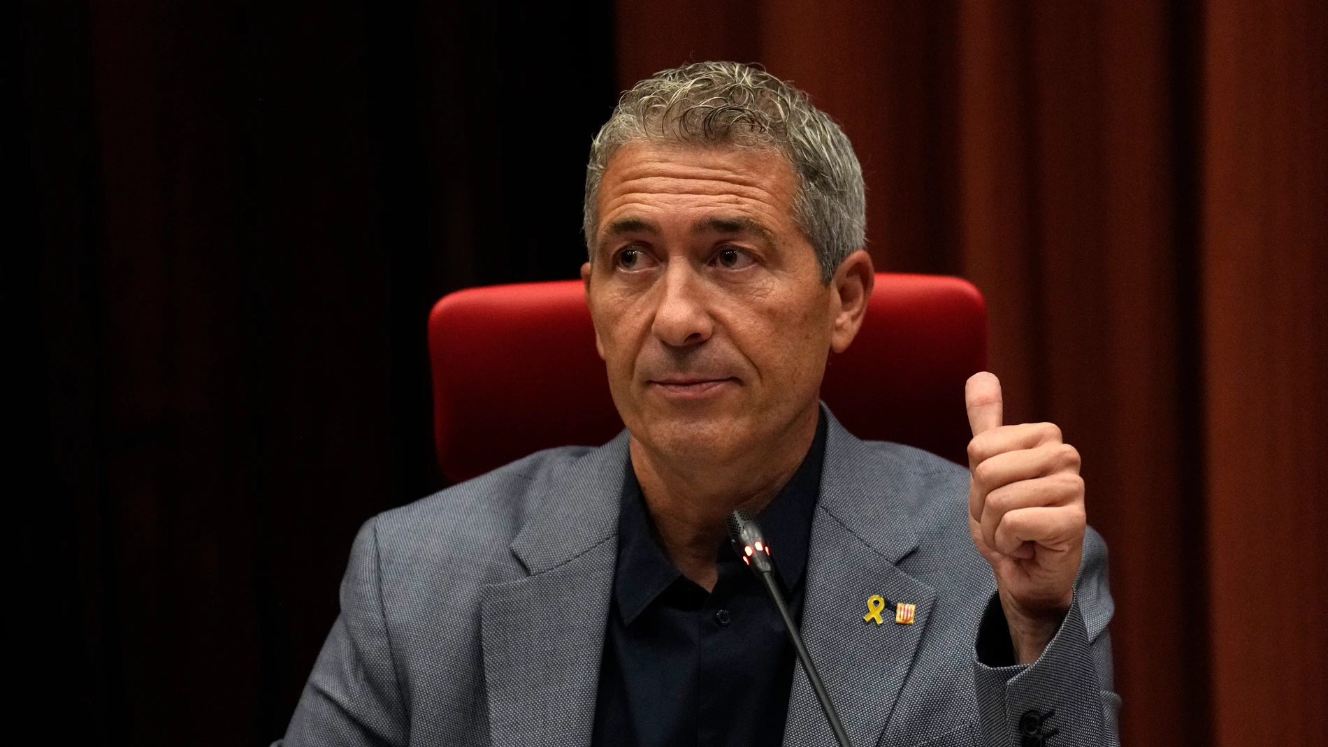 El conseller de Educación, Josep Gonzàlez-Cambray, en el Parlament de Cataluña