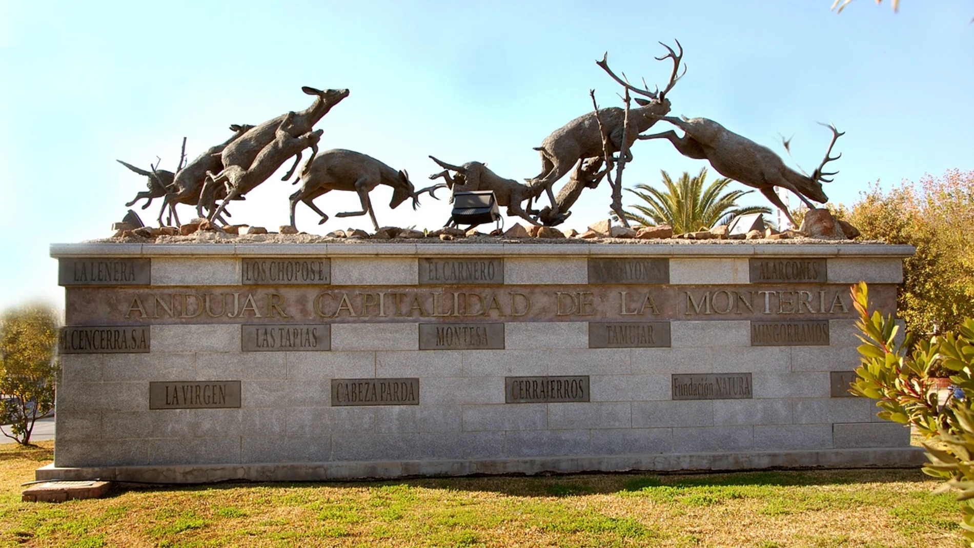 Monumento a las monterías. AYUNTAMIENTO DE ANDÚJAR
