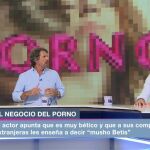 Presentador y actor debaten sobre el porno