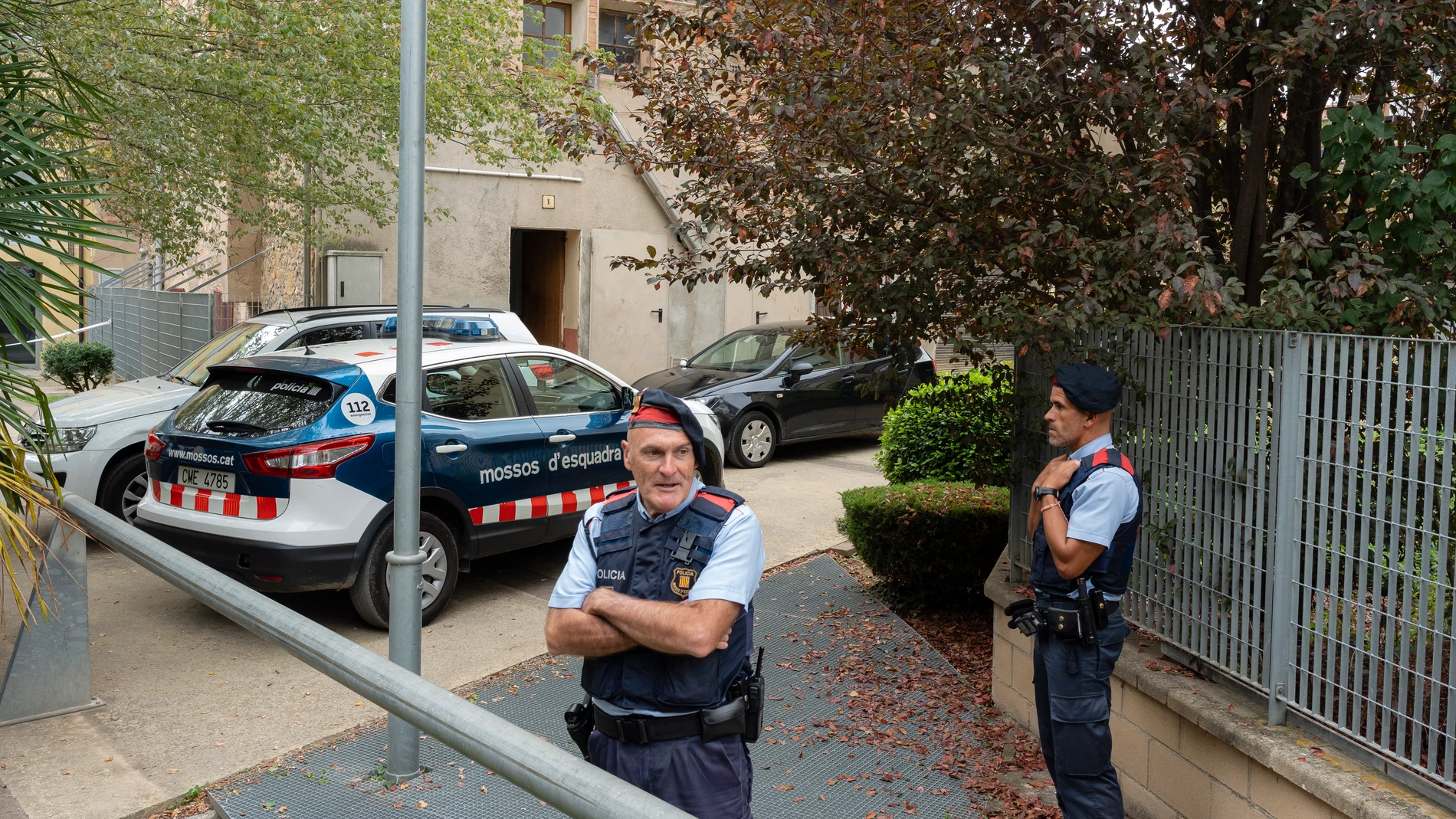 Mossos a pie de calle. EFE/David Borrat.