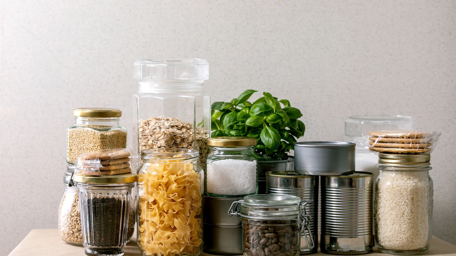En la cocina es importante tener un buen fondo de armario con productos que no se estropeen fácilmente