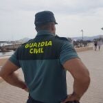 Un agente de la Guardia Civil