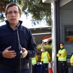 Almeida visita la Base 0 de SAMUR