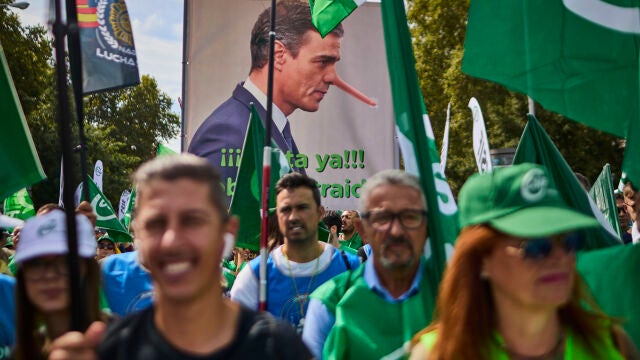 Decenas de miles de empleados públicos de toda España convocados por la Central Sindical Independiente y de Funcionarios (CSIF)