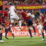 Akanji remata el primer gol de Suiza