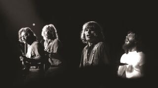 Empezando desde la izquierda, los miembros de la Creedence Clearwater Revival: Stu Cook, Tom Fogerty, John Fogerty y Doug Clifford