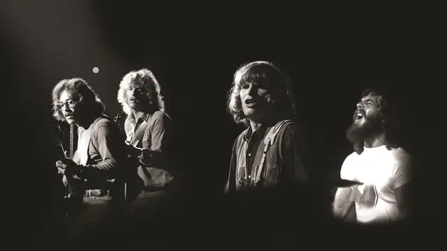 Empezando desde la izquierda, los miembros de la Creedence Clearwater Revival: Stu Cook, Tom Fogerty, John Fogerty y Doug Clifford Empezando desde la izquierda, los miembros de la Creedence Clearwater Revival: Stu Cook, Tom Fogerty, John Fogerty y Doug Clifford