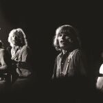 Empezando desde la izquierda, los miembros de la Creedence Clearwater Revival: Stu Cook, Tom Fogerty, John Fogerty y Doug Clifford