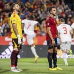 Eric García y Unai Simón, después del segundo gol de Suiza el sábado pasado