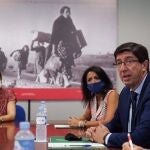 El vicepresidente de la Junta, Juan Marín, ha mantenido hoy una reunión con Cruz Roja Almería