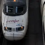 Un AVE estacionado en la estación Puerta de Atocha