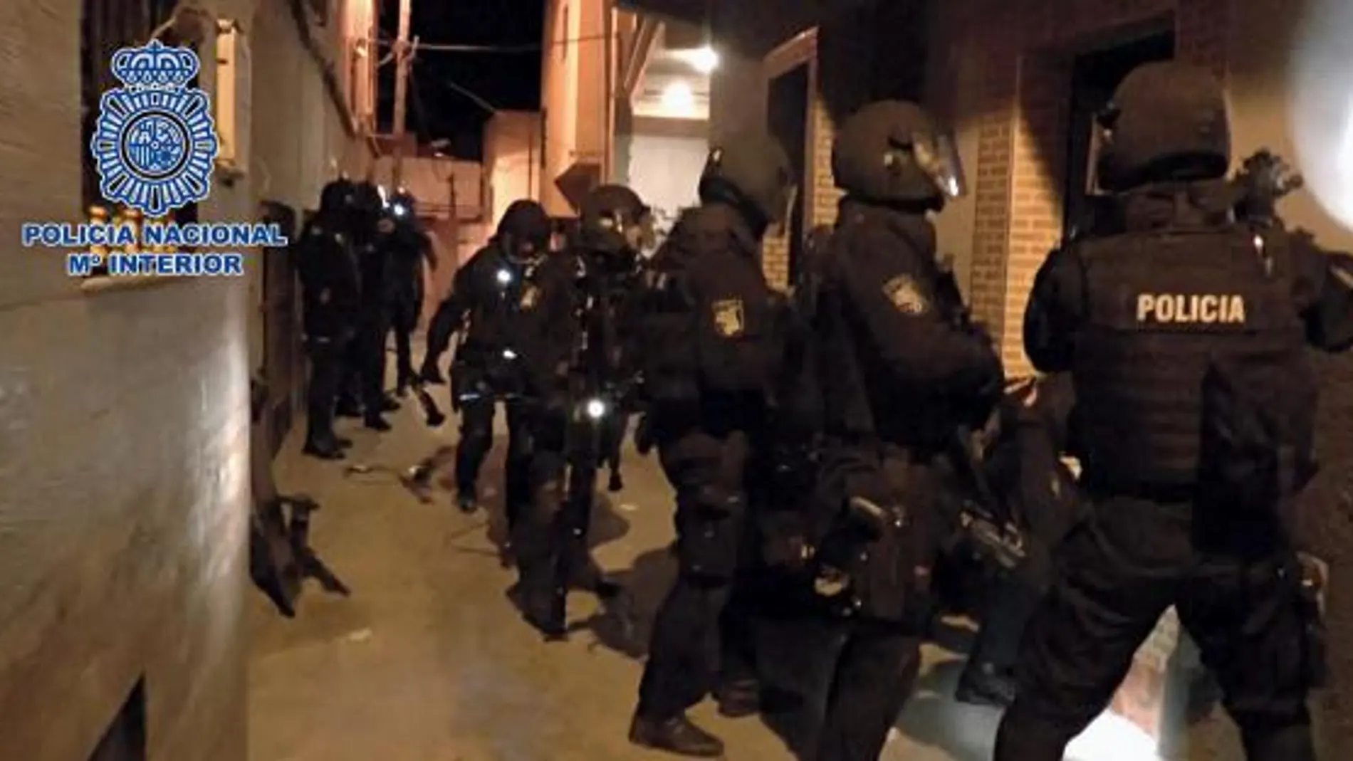 Policías nacionales, en una operación en Ceuta