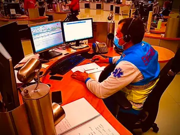 Un operario trabajando en el centro de Emergencias Comunidad de Madrid 112 Un operario trabajando en el centro de Emergencias Comunidad de Madrid 112