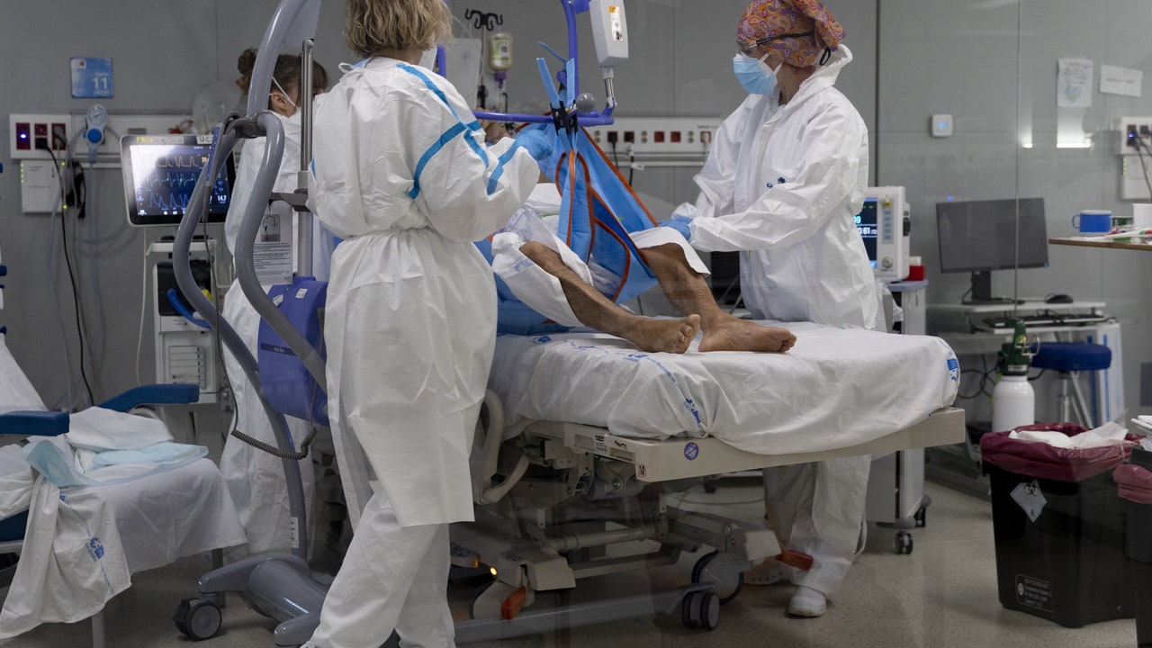 Las hospitalizaciones se duplicarán en 2050 por los pacientes mayores y dependientes
