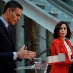 El presidente del Gobierno, Pedro Sánchez, y la presidenta de la Comunidad de Madrid, Isabel Díaz Ayuso