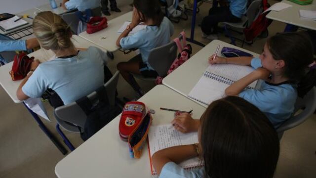 Imagen de una clase en un colegio