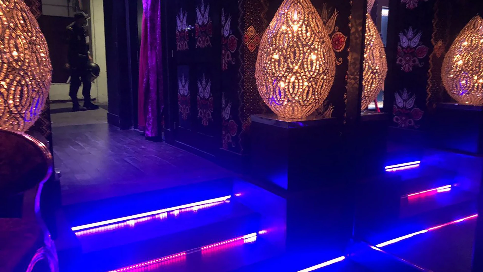 Desalojan una fiesta con 73 personas en una sauna de los bajos de Azca